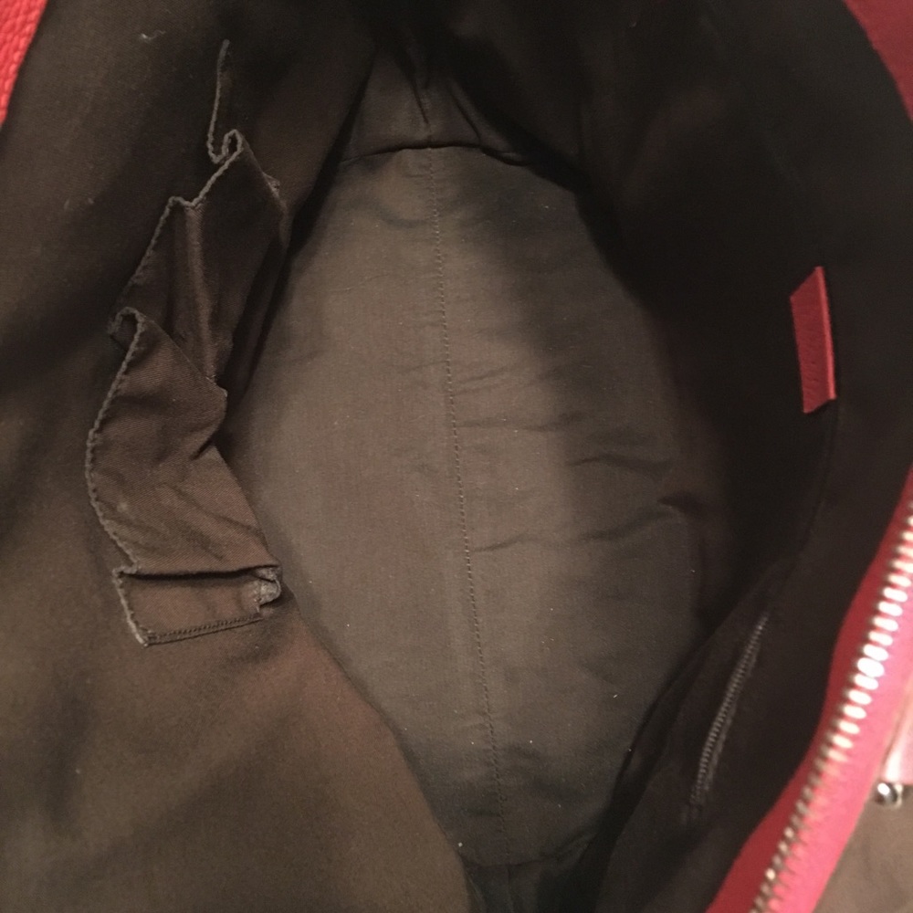 Authentic Gucci Tote - Picture 5 of 8